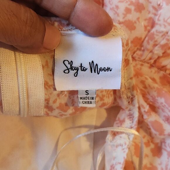 Sky To Moon Pink Floral Halter Romper Size Small - Picture 8 of 15